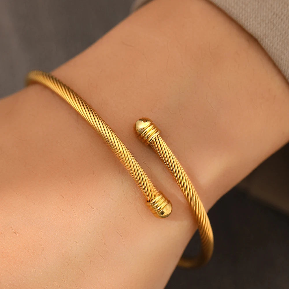 Nova Wire Bracelet