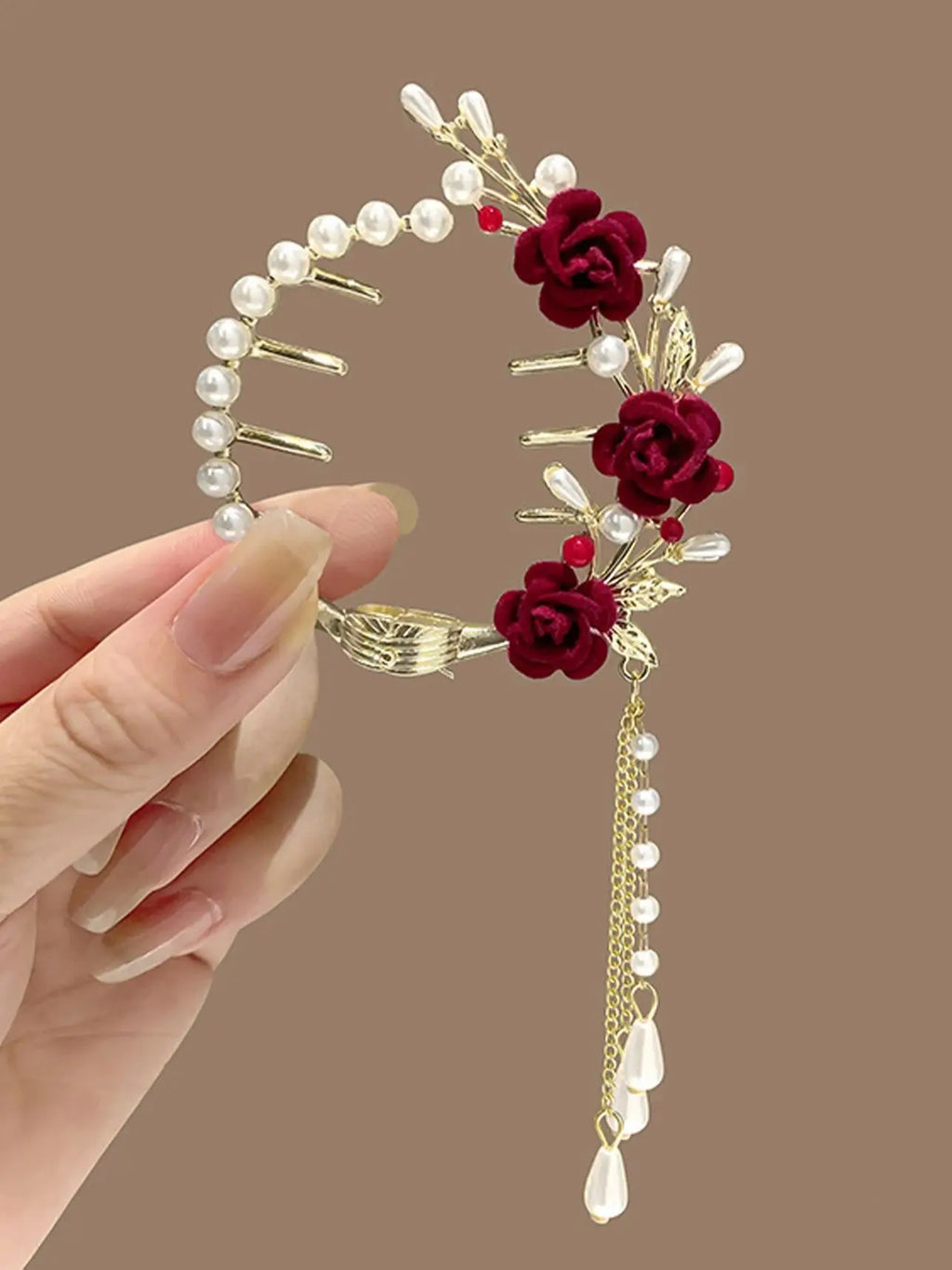 Rosé Pearl Hair Claw