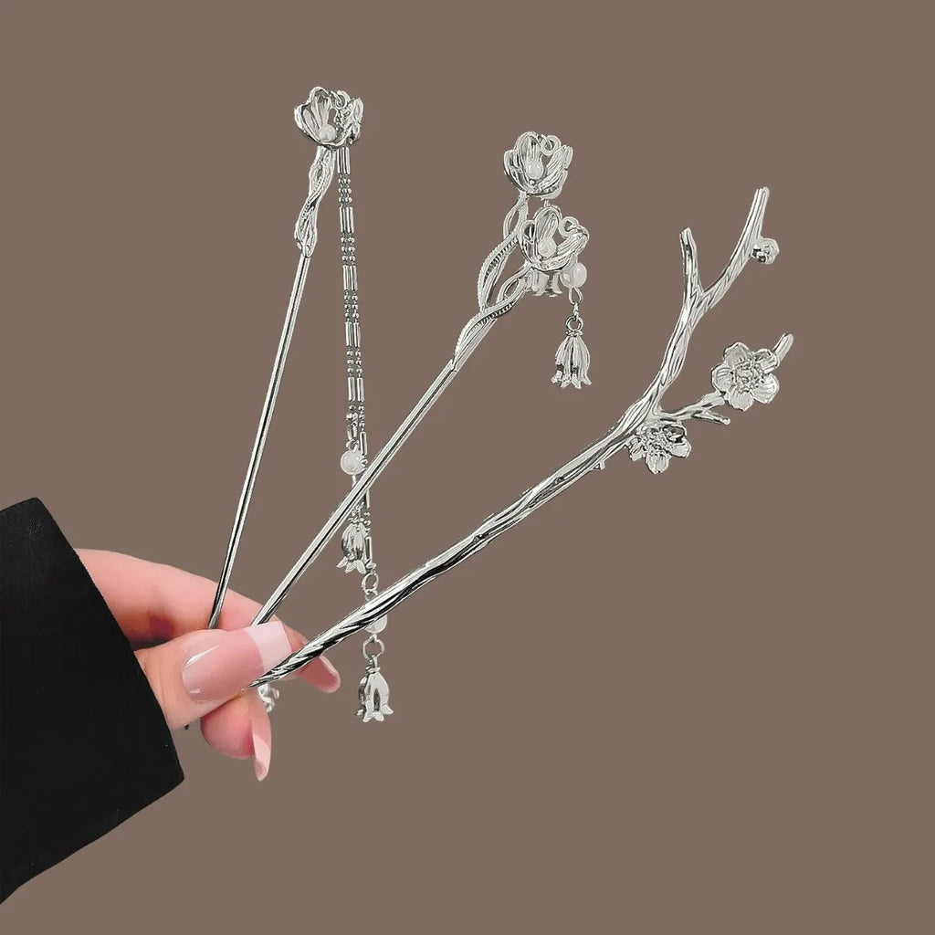 Flora Tassel Hair Pin