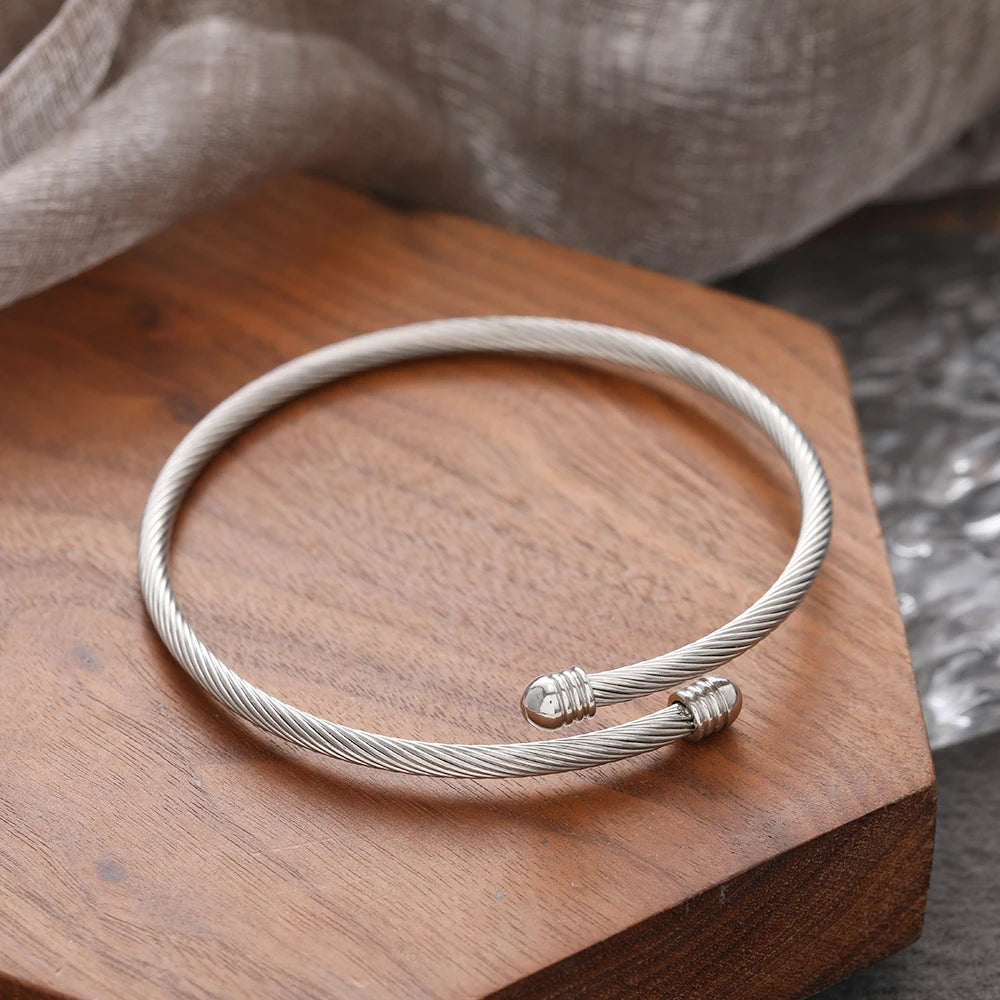 Nova Wire Bracelet