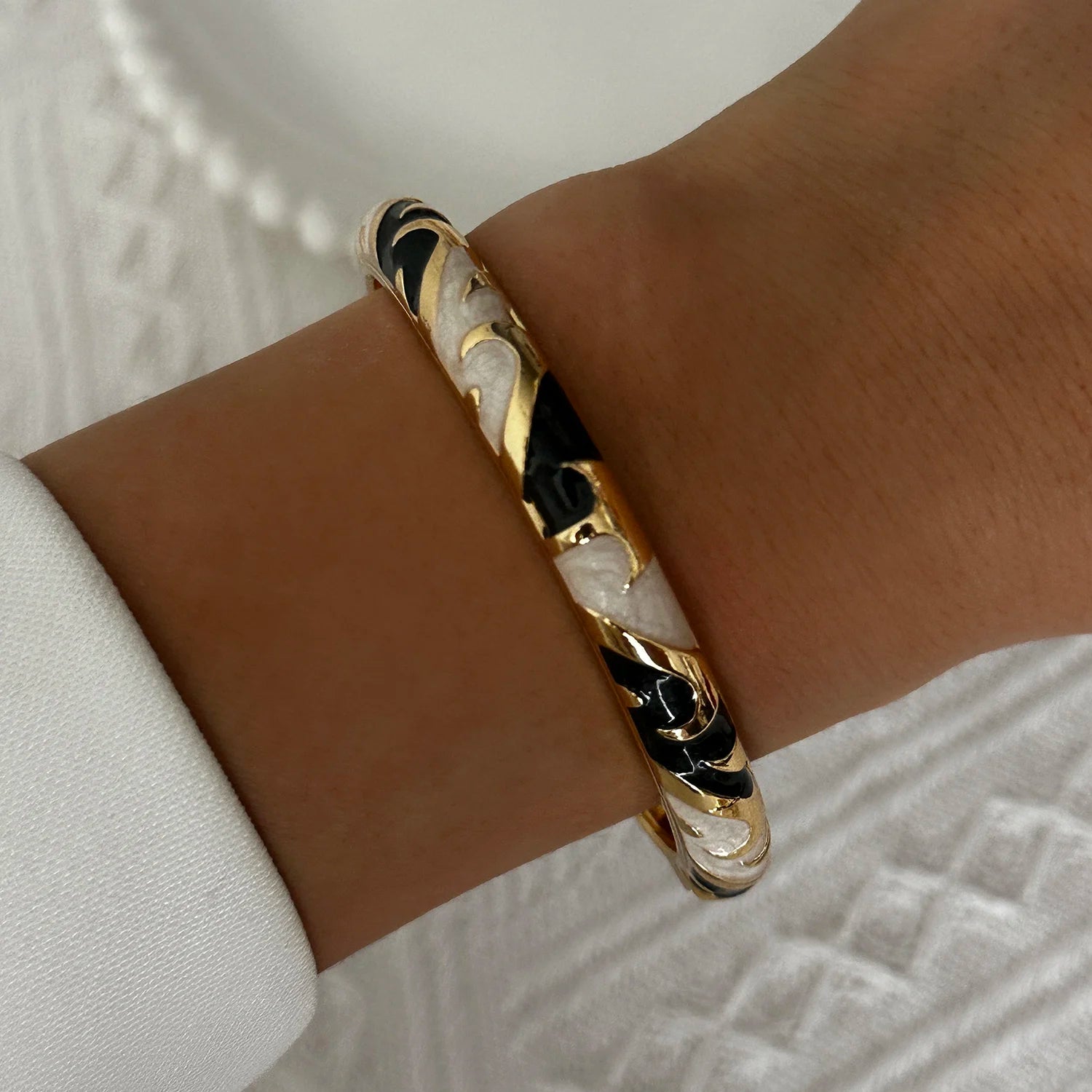 Flora Enamel Bangle