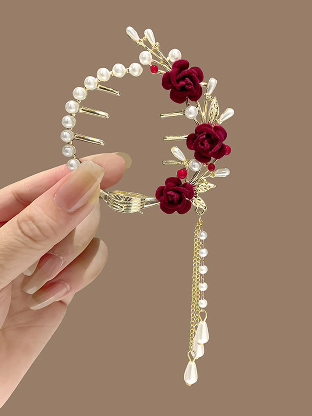 Rosé Pearl Hair Claw