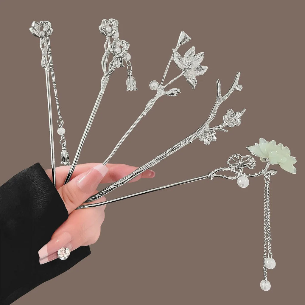Flora Tassel Hair Pin
